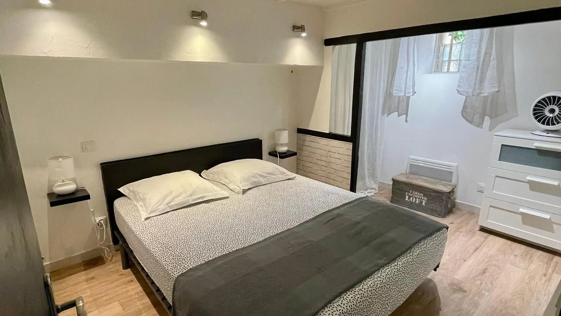 Appartement Intra-Muros Bien Situe Et Agreable A Proximite Des Theatres Avignon